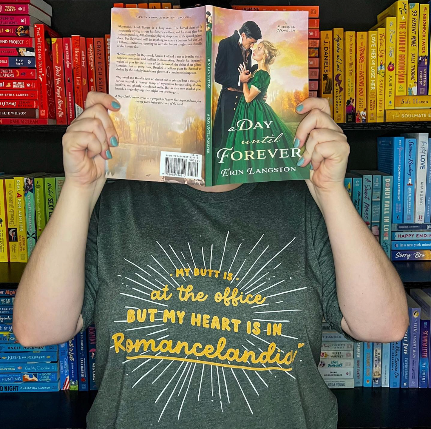 Romancelandia Unisex t-shirt